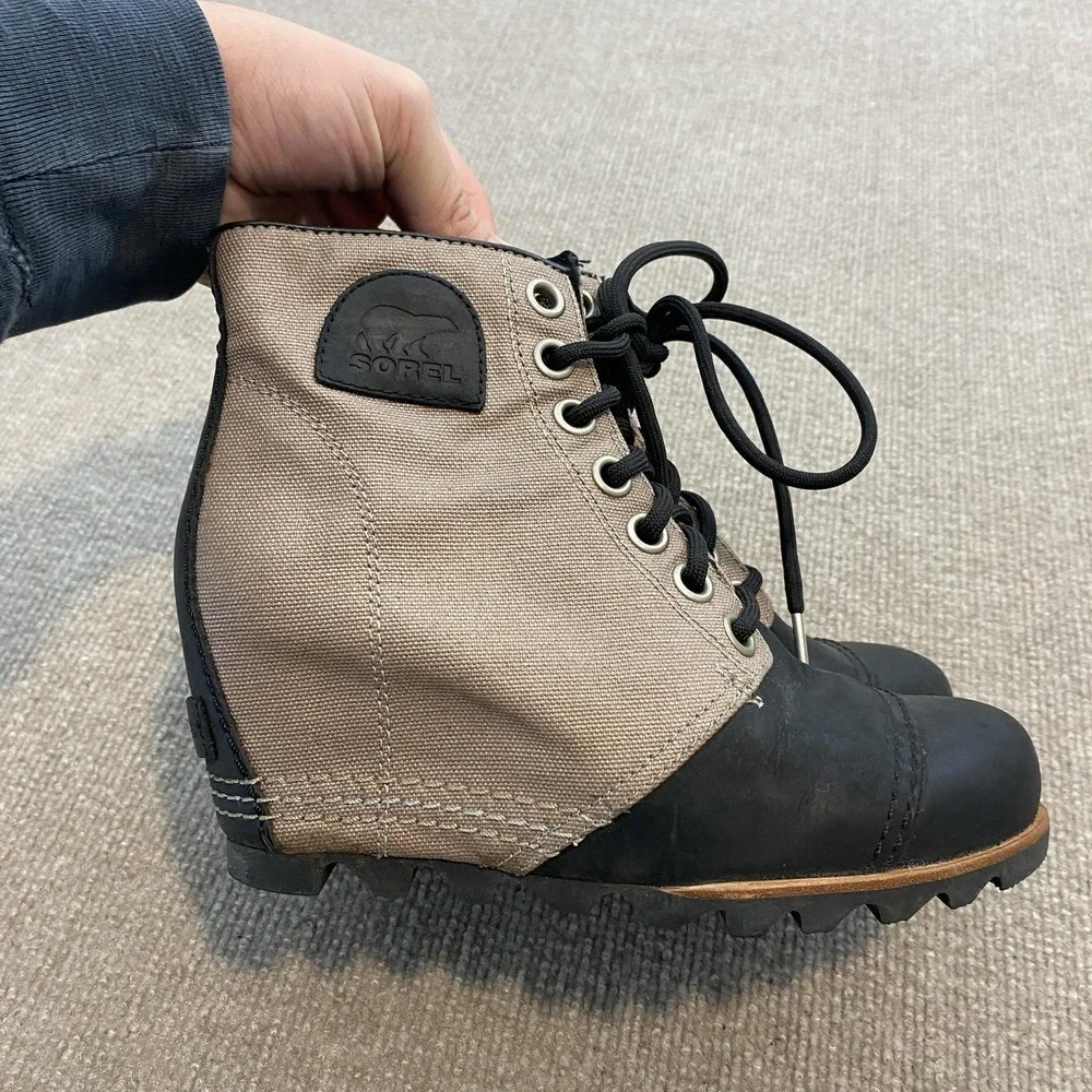 Sorel Boots Womens Size 6.5 Beige Canvas Leather Wedge Ankle Lace Up NL2174-238